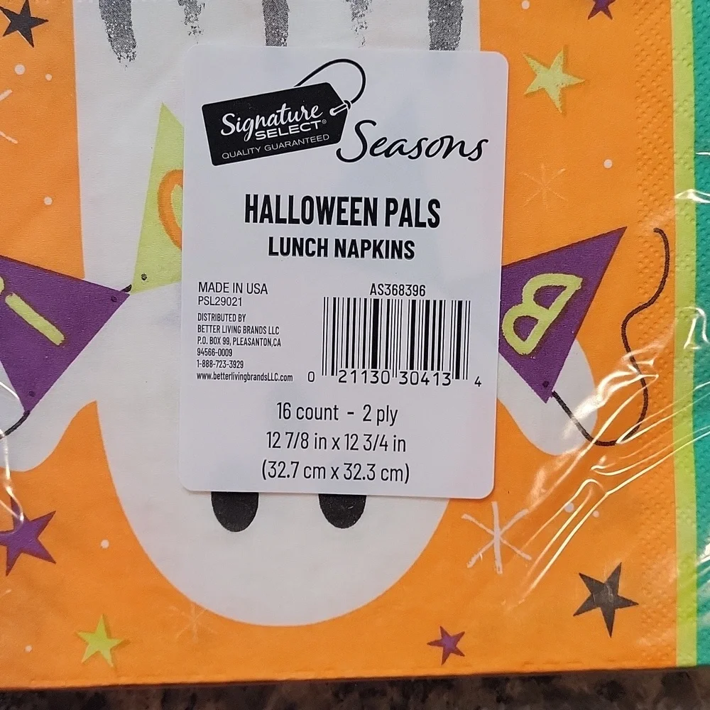 Lot of 14 Halloween plates and naplins new sealed as poctured